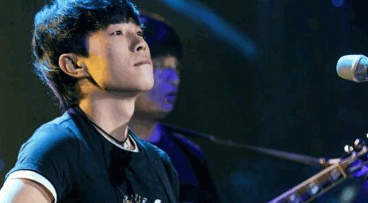 歌曲《成都》表达了什么意思？