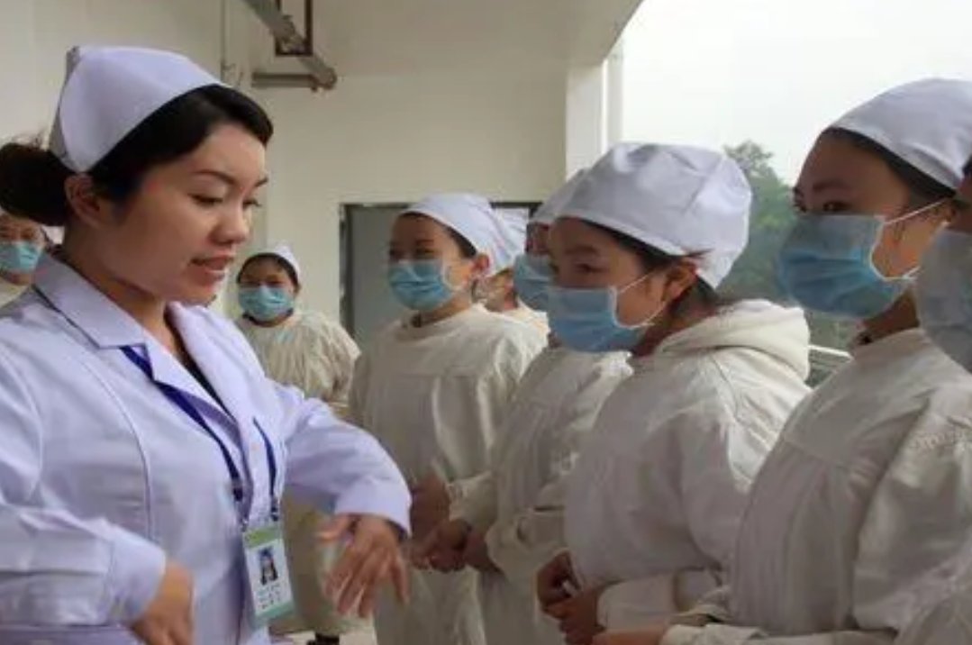 四川省卫校招生办电话