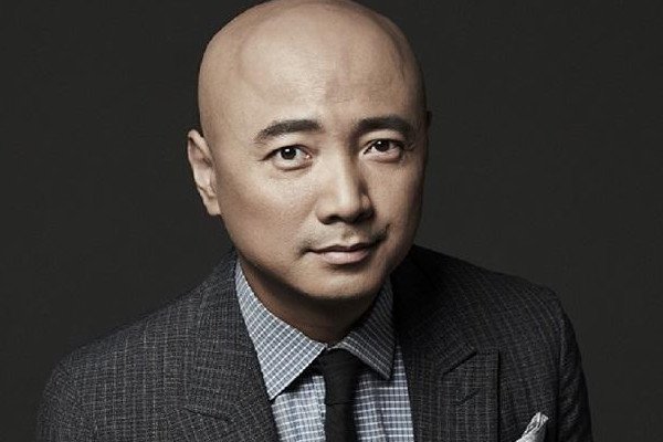 杨幂光头造型美翻,光头造型是不是很挑脸型的?