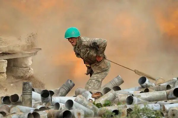 斯里兰卡大批官员乘飞机逃离，当地究竟发生了什么？