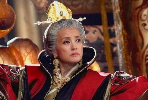 武则天的名字是怎么来的？