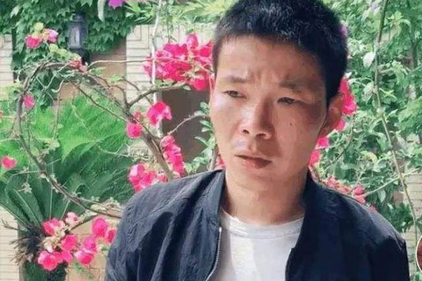 抖音忠哥事件是怎么回事 靠着怕老婆出名的网红