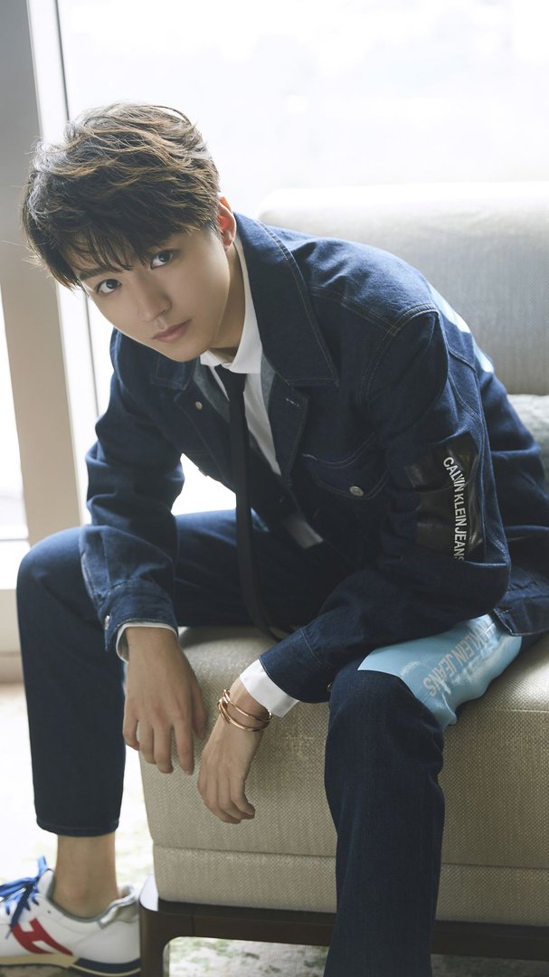 王俊凯李冰冰微博电影之夜上握手互动，演员会存在私教吗？