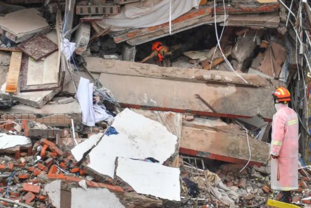 长沙倒塌自建房被困第9人获救,被困者曾经通过哪些方式与外界取得联系?