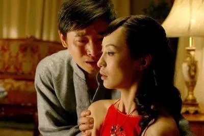 河南一男子发现妻子与父亲有染后羞愤自杀，你如何看待这样的事情？