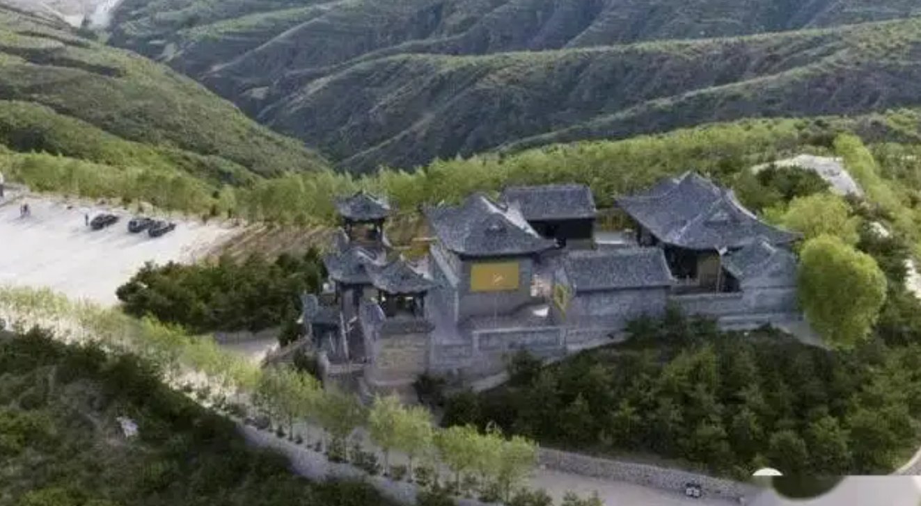 訇然寸断啥意思