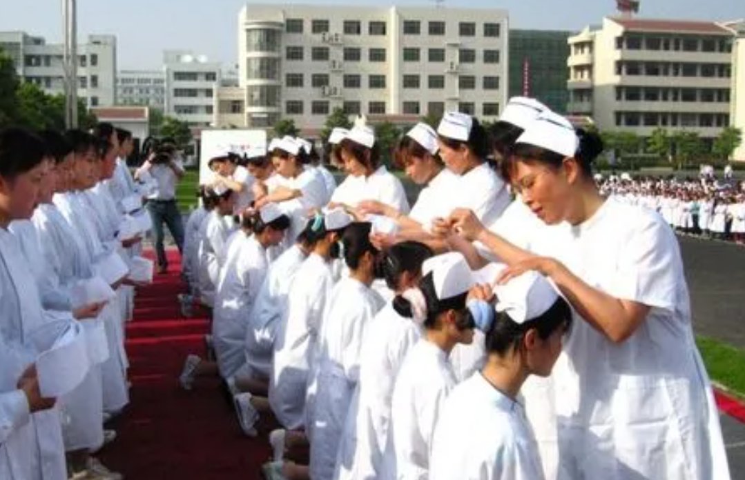 四川省卫校招生办电话