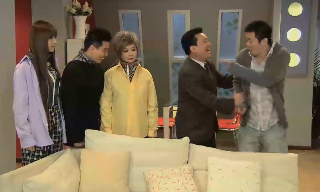 奇异家庭的演职员表