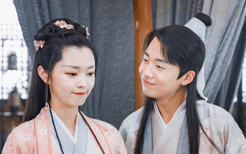 知名女星宋轶与郭麒麟公开关系,深夜发文称要永远在一起,好事将近了吗?