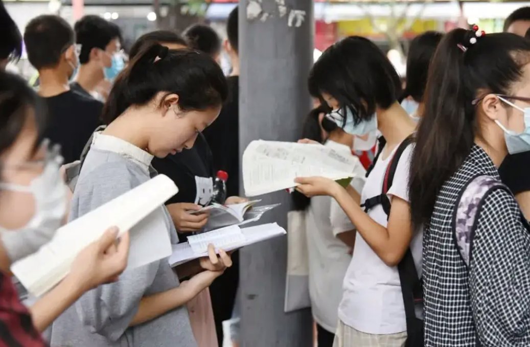 2021海南省高考状元是谁？