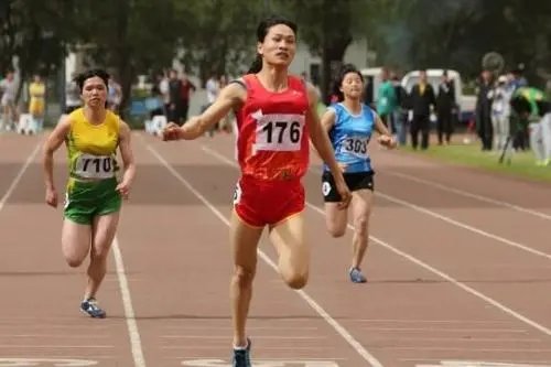 北京体育大学惊现百米女飞人，她跑出了什么成绩？