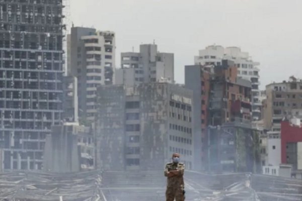 贝鲁特大爆炸留弹坑深达43米，为何群众爆发大规模游行？