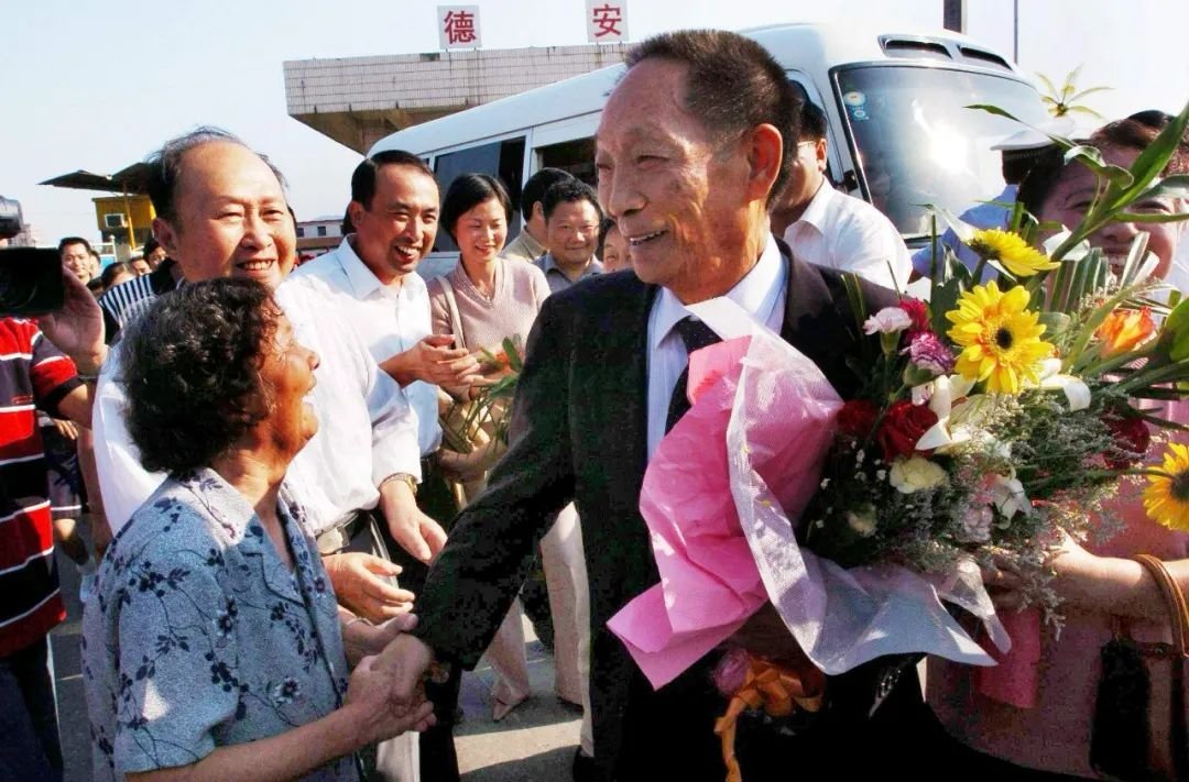 袁隆平去世了，你知道哪些送别袁隆平院士的感人瞬间？