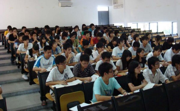 freshman的意思是大几？