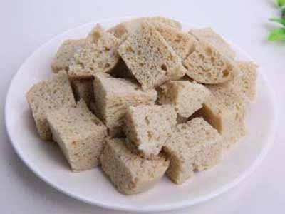 凉皮里面那个像海绵的是什么？