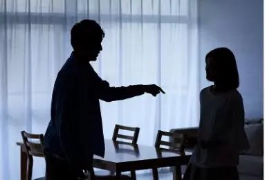 东北男子遭妻子精神家暴致抑郁，你如何看待这件事？