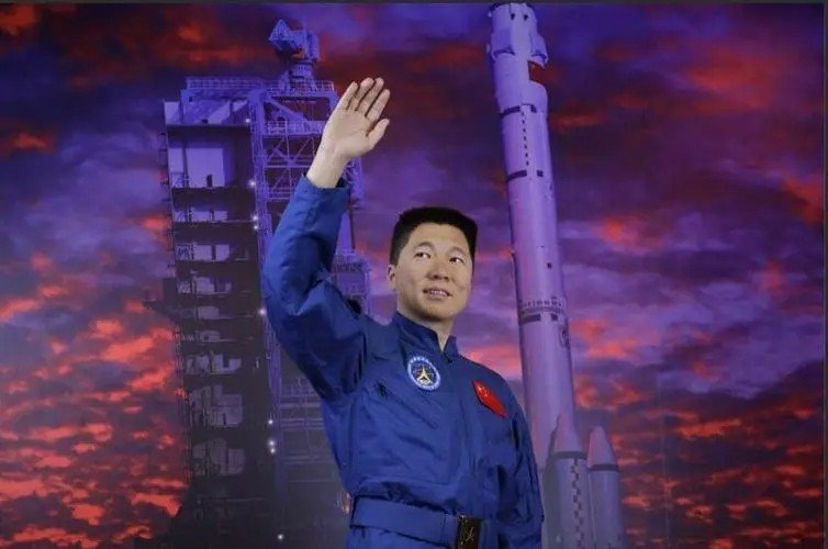 神十六航天员名单公布