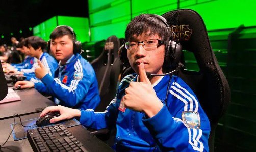 皇族战队有哪些成员组成?