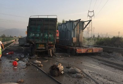 沈海高速江苏段发生四车相撞交通事故，造成此次事故的原因是什么？