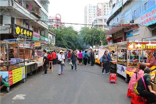 直击静态管理下的三亚：车流稀少，街上白马奔跑！三亚何时能解封？