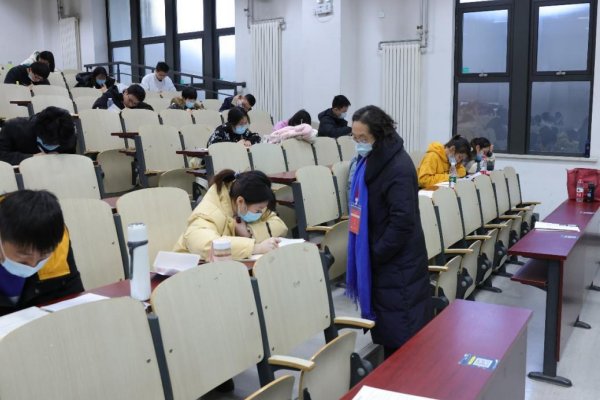 研究生考试早上几点进考场