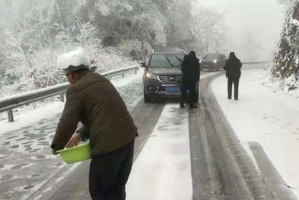 哈尔滨暴雪过后又来冻雨，当地的受灾情况如何？