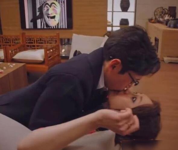 韩剧顶楼2妈宝男出轨了吗