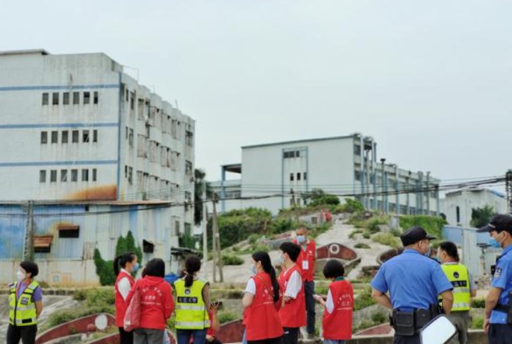 湖北一女孩逃婚4年在坟场流浪被救助，这位女孩在这些年是怎么过的？