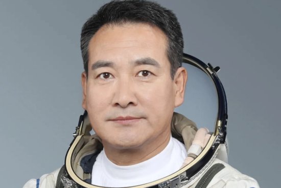 翟志刚几次进入太空？