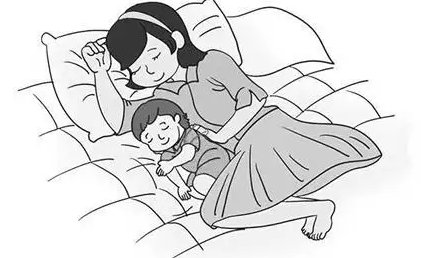孩子在晚上睡觉的时候总要抱着妈妈睡，这种习惯真的好吗？