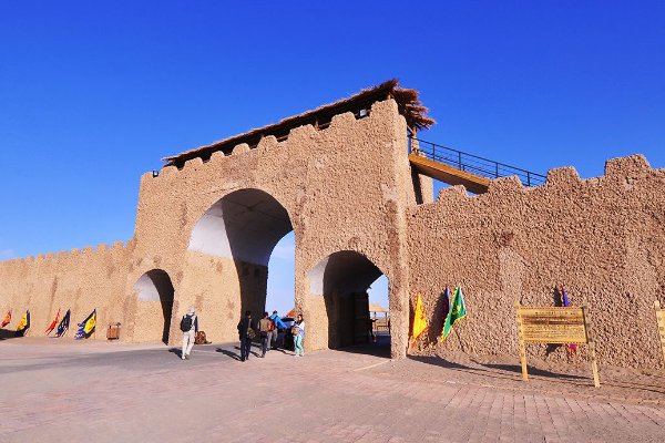 《鬼吹灯》里的黑水城真实存在吗，如果存在，现在位于何处？