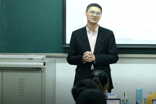 罗翔在法律界什么地位