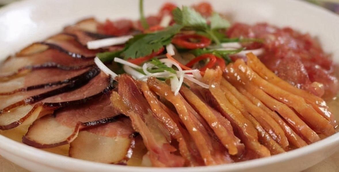 腊味合蒸是属于什么菜系？在家该怎么制作？