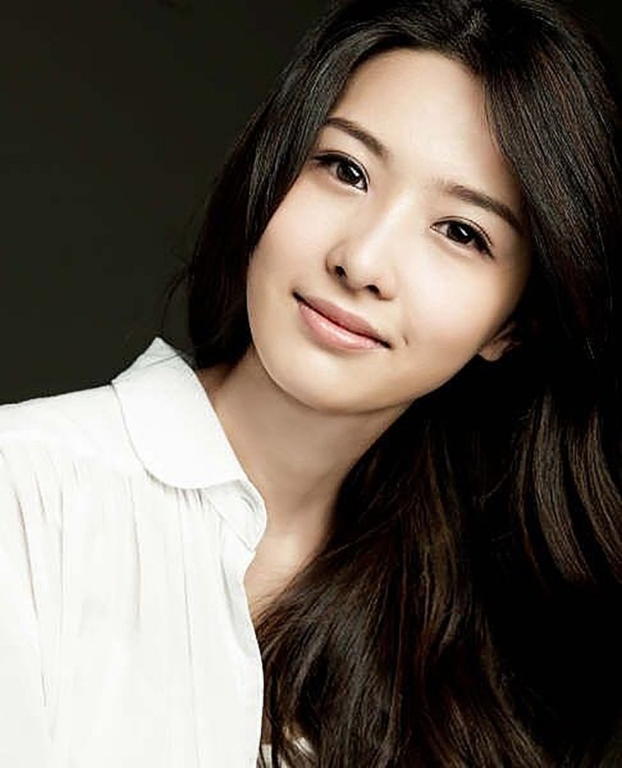 求高清图，哪位有金宥利的这种照片的高清无水印图片？