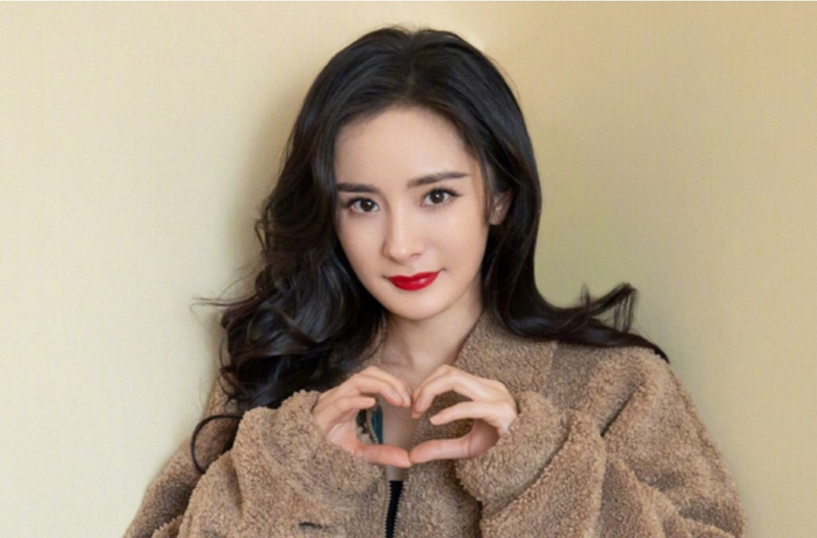 杨幂刚解约的辱华代言,吴宣仪就续上了,她这是为利益不顾一切了吗?