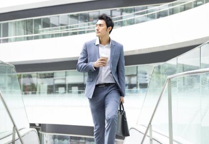 面试时问：“领导安排你去干明显违规的事，你干吗？”该如何回答？