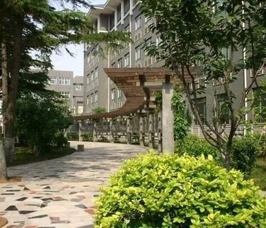 山东省济南第一中学在哪个区