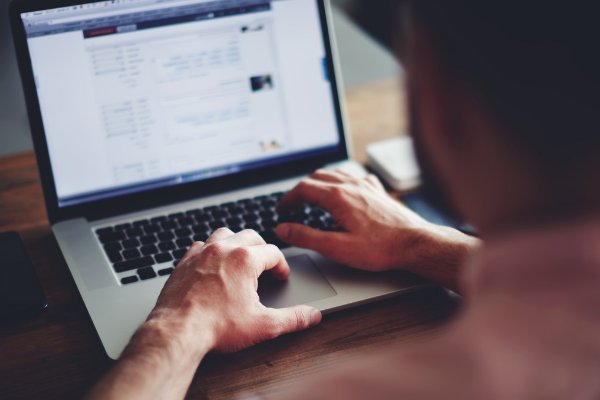 有个会修电脑的男朋友是种什么样的体验?