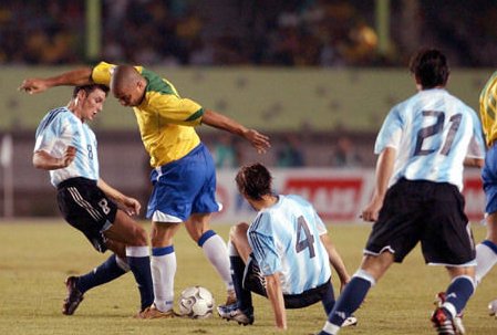 足球中的帽子戏法有哪些意思呢？