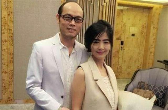 2015年《非诚勿扰》，51岁阿姨被34岁小伙“抱”走，现状如何？