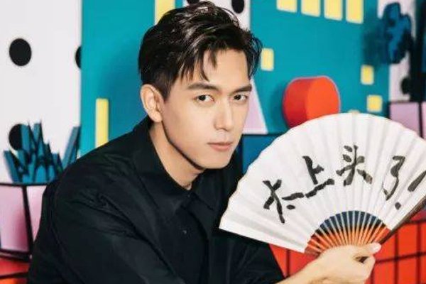 李现在新剧中一人分饰三角，《剩下的11个》这部剧都有哪些看点？