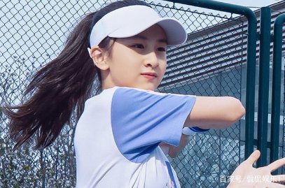 田亮女儿被指“发育太猛”，13岁身高近1米7，颜值不输妈妈，有多漂亮？