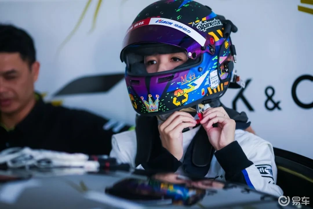 刘洋陈芮夫妻双双登台 CEC鄂尔多斯的浪漫赛车故事