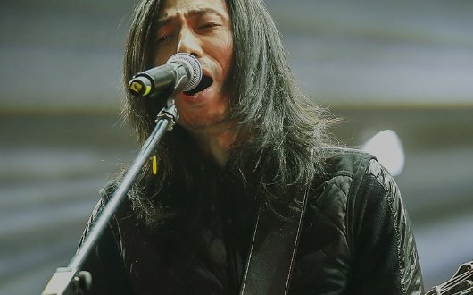 跪求谢天笑的《冷血动物》吉他谱，不要T.X.T的，谢谢。