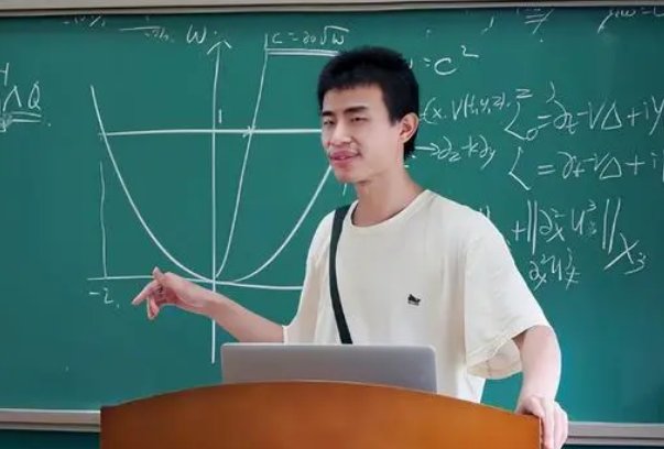 韦神高考成绩是多少?