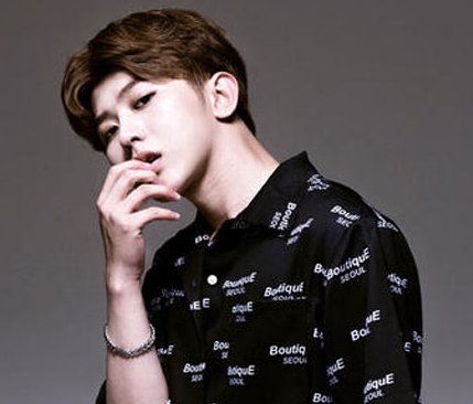 蔡徐坤粉丝隔空喊话周杰伦,把榜首还给蔡徐坤,写中文歌的很土,你怎么看?