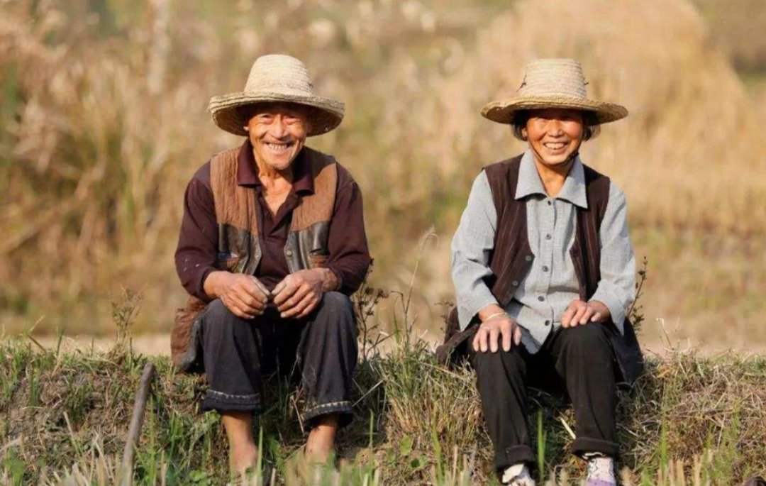 母亲去世两周同城女儿未发现，母亲到底是怎么死的？