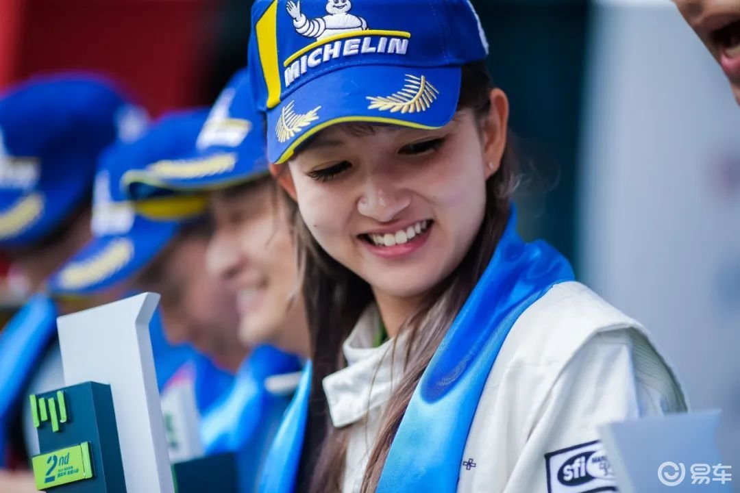 刘洋陈芮夫妻双双登台 CEC鄂尔多斯的浪漫赛车故事