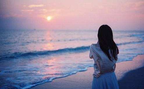 女生发“伤感朋友圈”引前男友报警上热搜，这说明了什么？