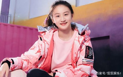 田亮女儿被指“发育太猛”，13岁身高近1米7，颜值不输妈妈，有多漂亮？